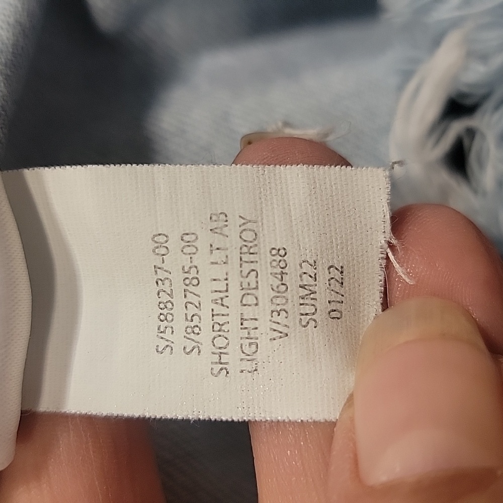 Gap Size S Light Wash Shortall, Light Destroyed, Excellent Used Condition - Picture 10 of 10